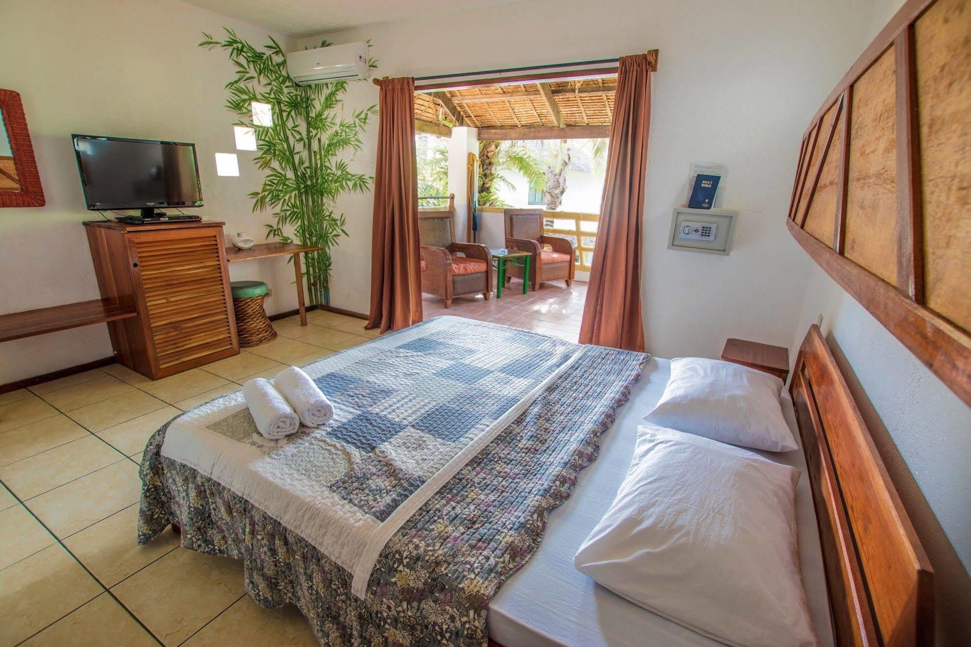 Bamboo Bungalows Resthouse Balabag  Esterno foto