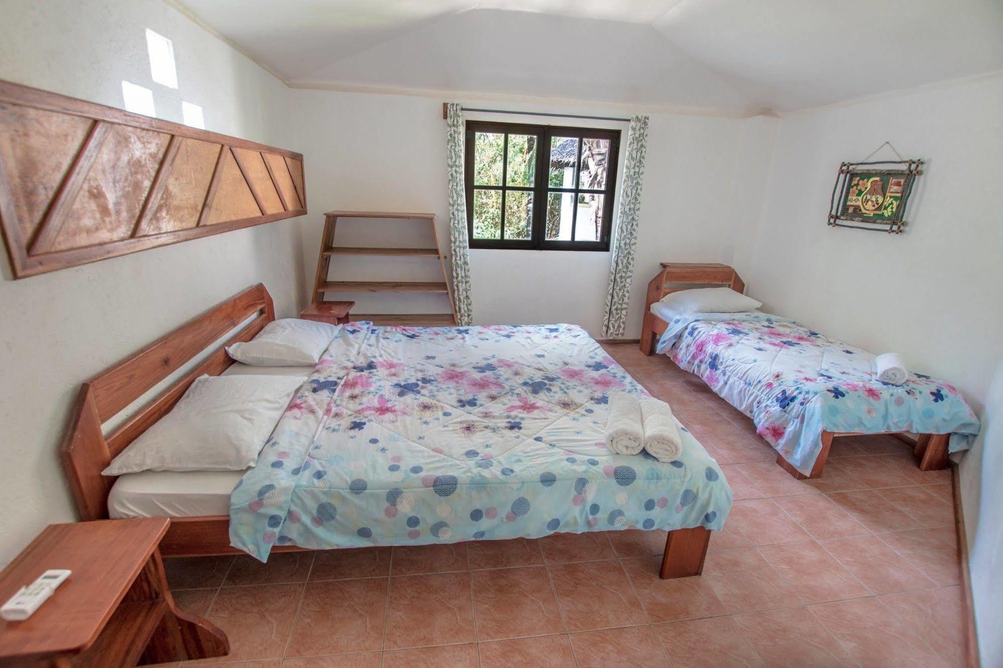 Bamboo Bungalows Resthouse Balabag  Esterno foto