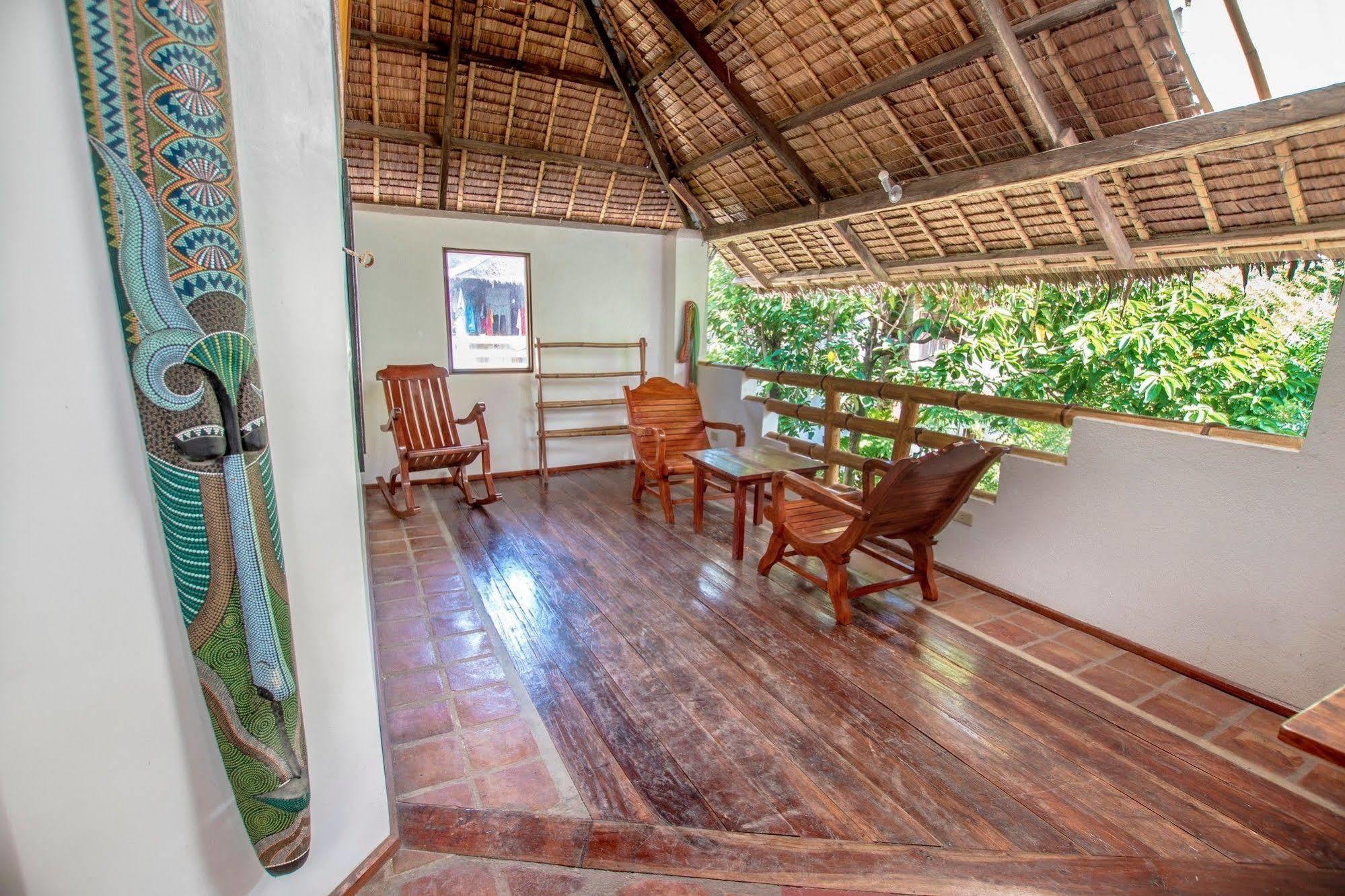 Bamboo Bungalows Resthouse Balabag  Esterno foto