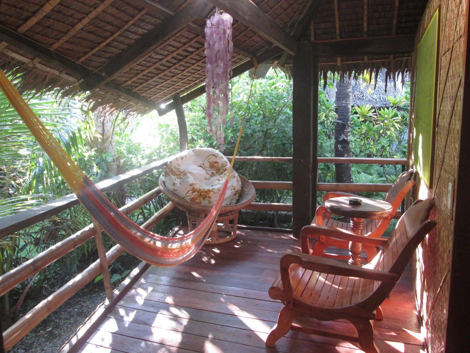 Bamboo Bungalows Resthouse Balabag  Esterno foto