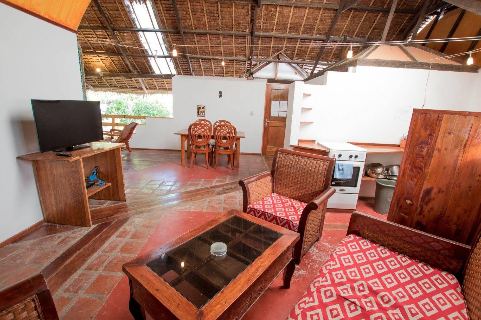 Bamboo Bungalows Resthouse Balabag  Esterno foto